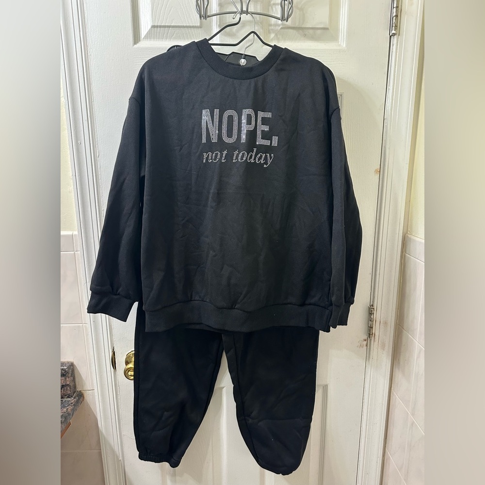 SHEIN black sweatsuit top and bottom